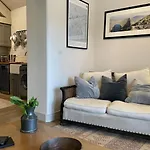 1 Bed In Penrith Oc-94064 *