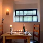 1 Bed In Penrith Oc-94064 워터밀록
