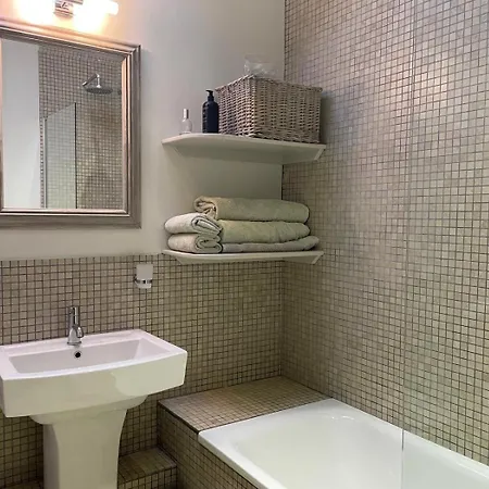 1 Bed In Penrith Oc-94064 *